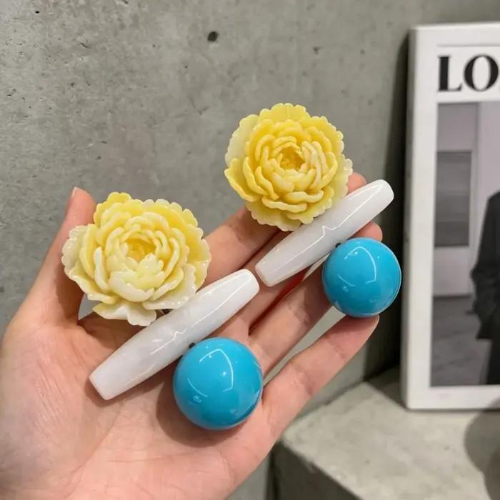 Boucles d'oreilles en acrylique motif pivoine fleurs jaunes dégradées billes bleues style rétro macarons colorés pour femmes occasions spéciales