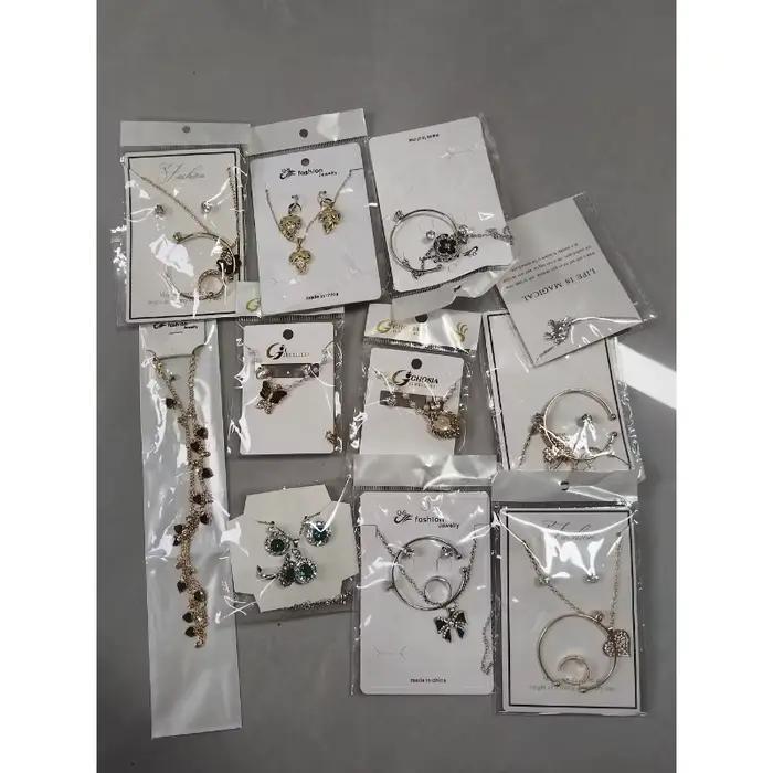 Pot Mystère à Bijoux Vintage Style Bohème avec Boucles d'Oreilles Bagues Colliers Bracelets Occasions Spéciales Cadeau Surprise
