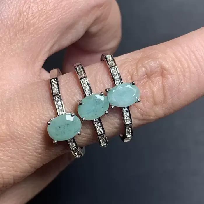 Bague en émeraude naturelle de plusieurs styles