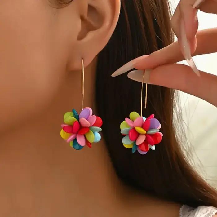 Boucles d'oreilles bohème mignonnes couleur bonbon, fleurs perlées aléatoires pour femmes, élégantes