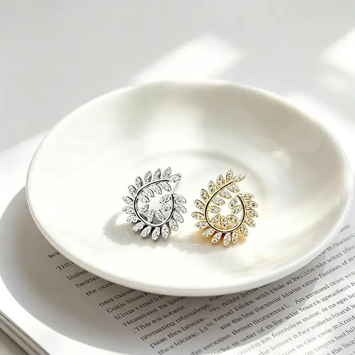 Boucles d'oreilles clous en zircon feuille de laurier de luxe française