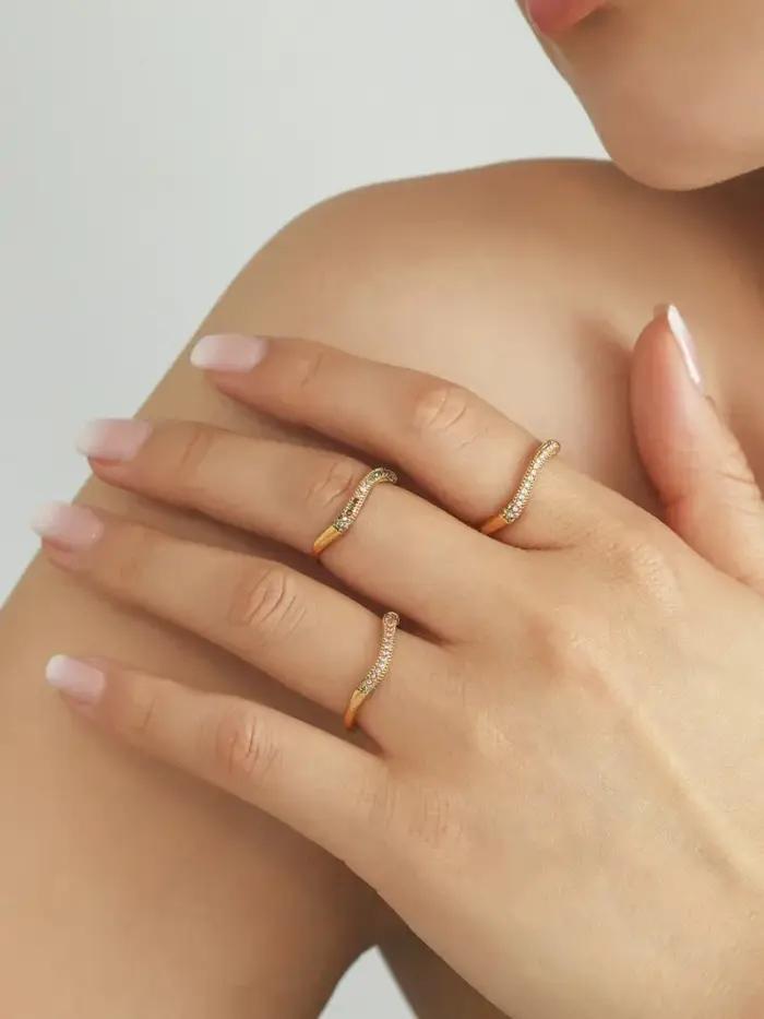 Bagues modernes en acier inoxydable pour femmes