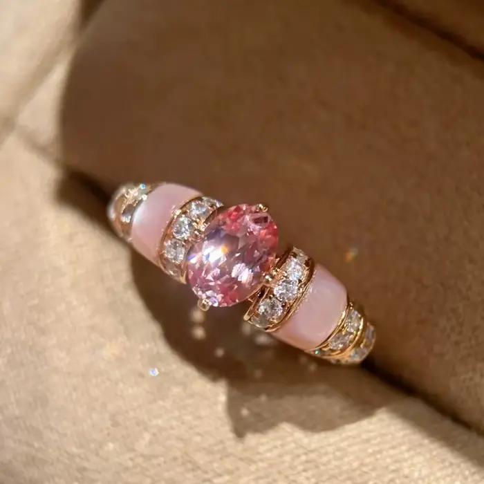 Bague en diamant rose naturel et saphir bleu marine pour femmes engagement romantique et élégance