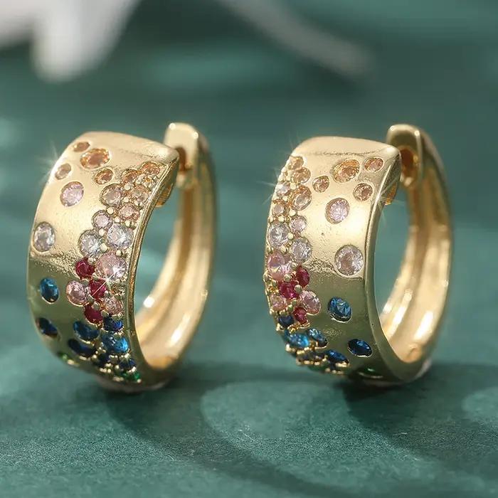 Boucles d'oreilles créoles dorées à la mode et luxueuses pour femmes