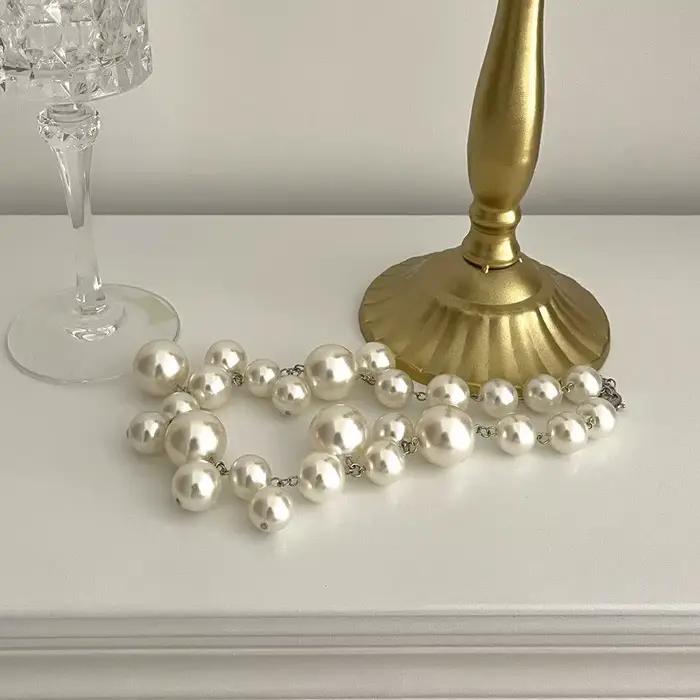 Collier en perle imitation élégant pour femme mariage anniversaire occasions spéciales collier ras du cou perle presque ronde or jaune clair