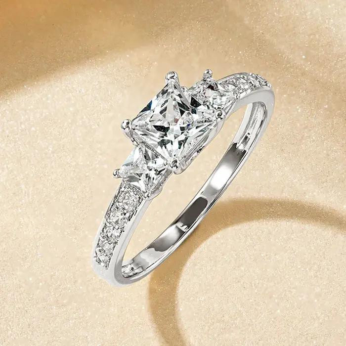 Rrjzz trois pierres princesse coupe CZ simulé diamant anneaux 14k plaqué or bague de fiançailles pou