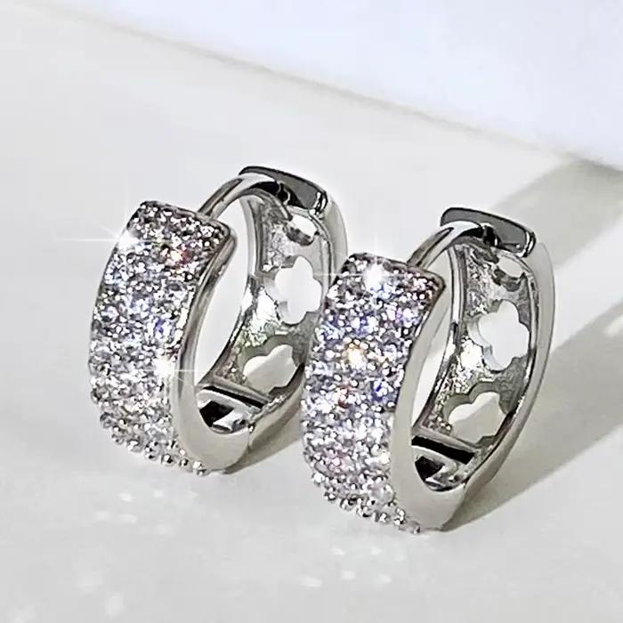 Boucles d'oreilles créoles délicates pour femmes, style moderne, zircone cubique, alliage de cuivre, Huitan, idéales pour les occasions spéciales et le quotidien