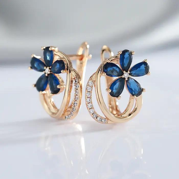Boucles d'oreilles en or rose avec motif vintage en relief espagnol