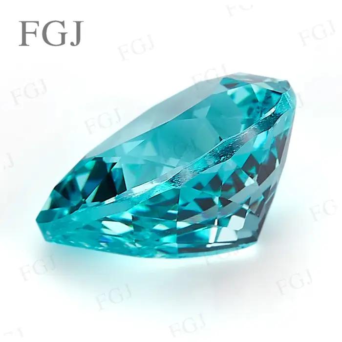 Pierres précieuses Paraiba cultivées en laboratoire en forme de poire