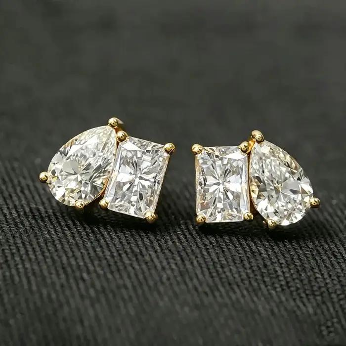 Boucles d'oreilles clous en moissanite à deux pierres (radiant et poire) 4cttw pour femme