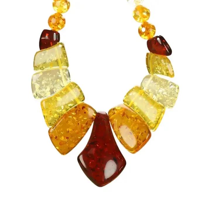Nouveau collier ambre de cire d'abeille élégant et à la mode