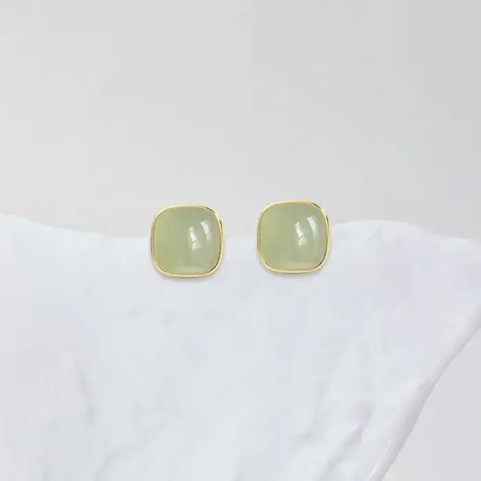 Boucles d'oreilles ethniques rétro, design géométrique or jaune clair, bijou de luxe pour femmes, élégantes et authentiques, occasions spéciales et quotidiennes