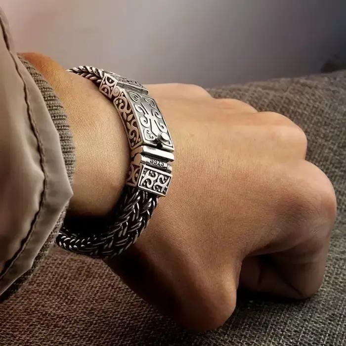 Super Promo Bracelet à Breloques en Argent Pur S925 100% avec Motif Raisin Éternel et Chaîne Large Tressée – Bijoux