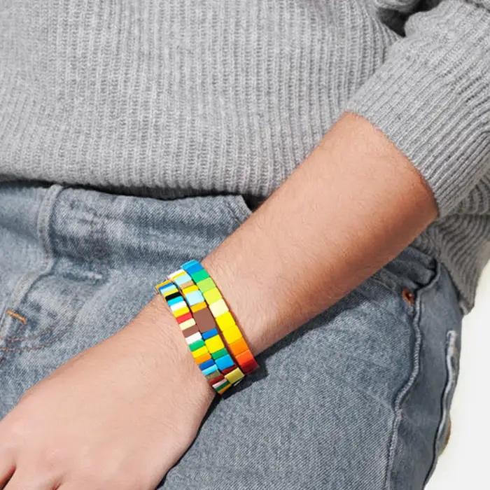 Bracelet bohème en acrylique arc-en-ciel pour femmes