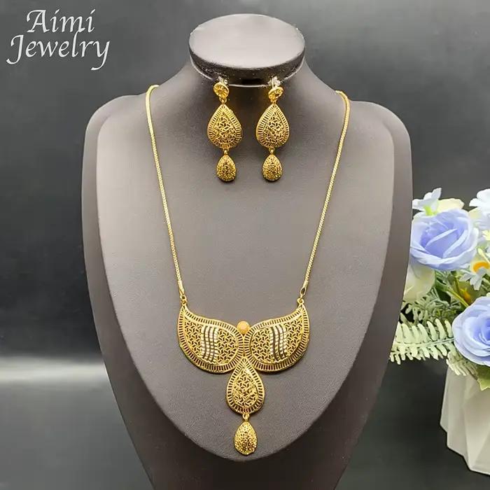 Ensemble de bijoux légers couleur or pour femmes, pendentif, boucles d'oreilles, collier ras du cou,
