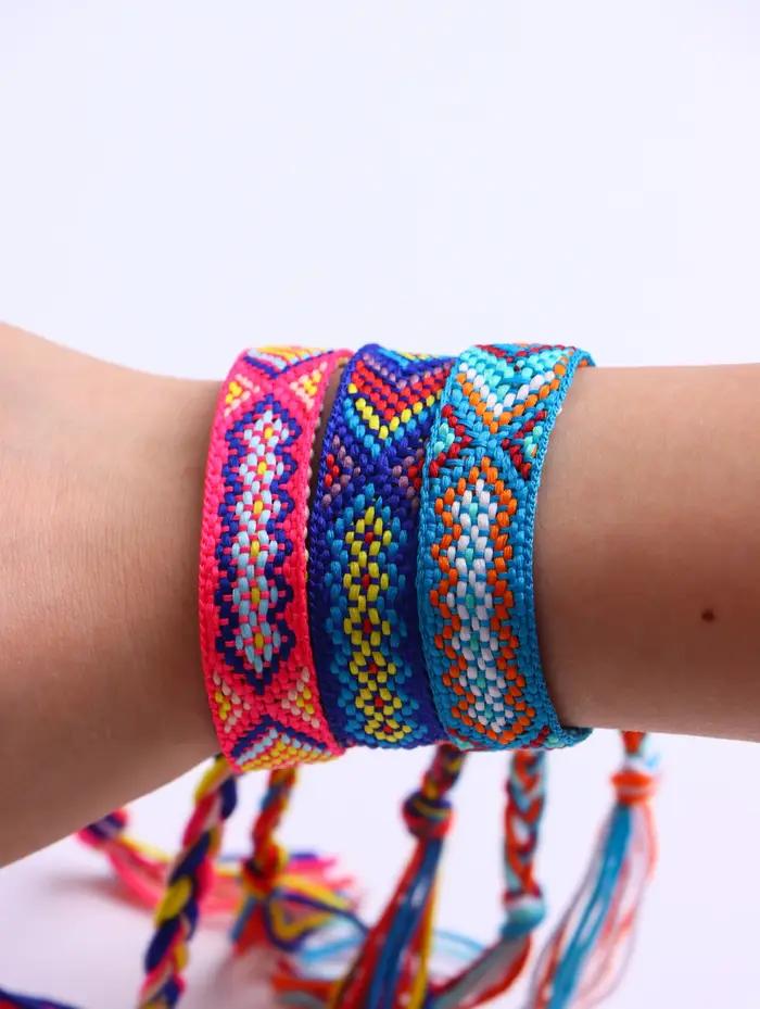 Bracelet Tressé Bohème Réglable en Plastique Multicolore Pour Hommes et Femmes Occasions Spéciales Mode Voyage