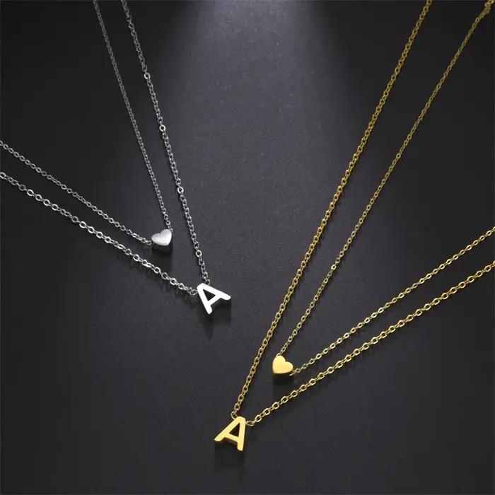 Collier avec initiale en forme de petit cœur pour femmes, couleur or argent, lettre multicouche, ras