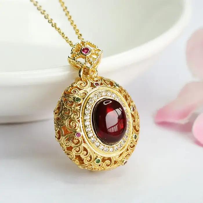 Collier pendentif en ambre de sang forme géométrique pierres semi-précieuses plaquées cuivre bijou homme femme vintage occassions spéciales