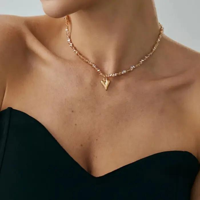 Collier avec pendentif en forme de cœur pour femmes