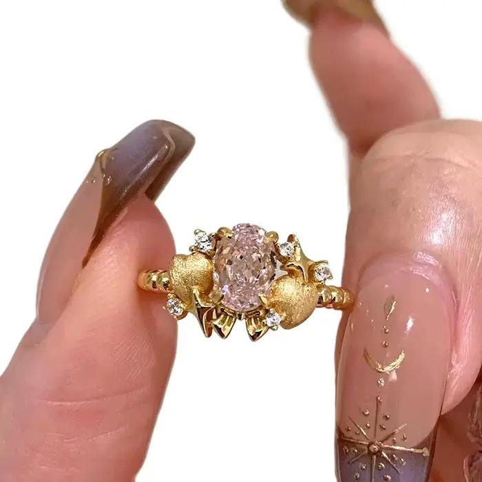 Bague de fiançailles romantique en diamant rose