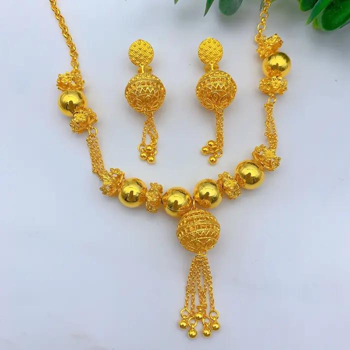 Ensemble de bijoux indiens plaqués or 24 carats