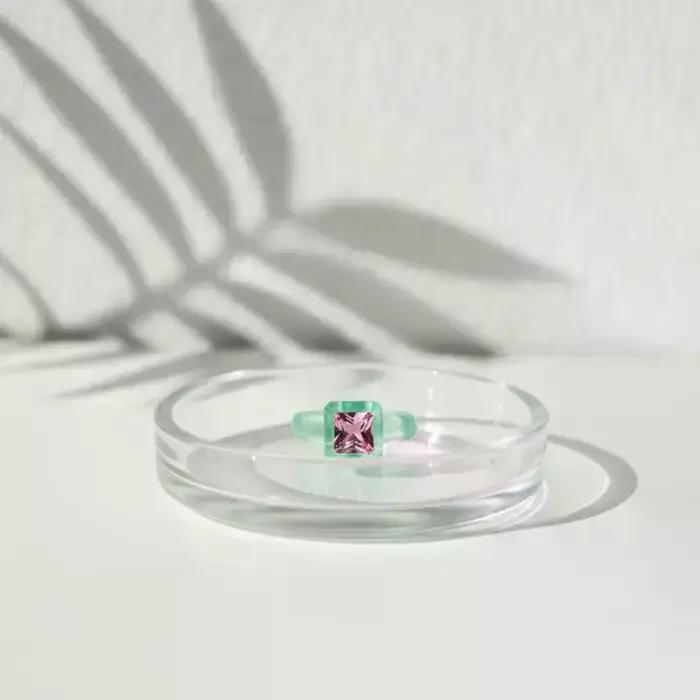 Bague en résine incrustée de zircon coloré pour femme