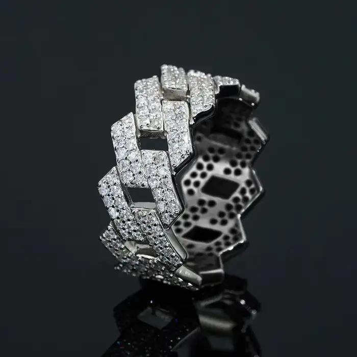 Huitan – bague au Design lié, accessoires délicats pour femmes, zircone cubique entièrement brillante, élégante, mode fête, bijoux polyvalents quotidiens