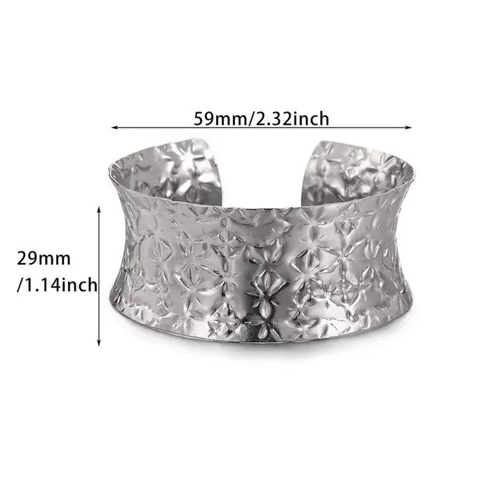 Bracelet manchette large tendance pour femme, couleur argentée martelée, étoile en relief, jonc ouve