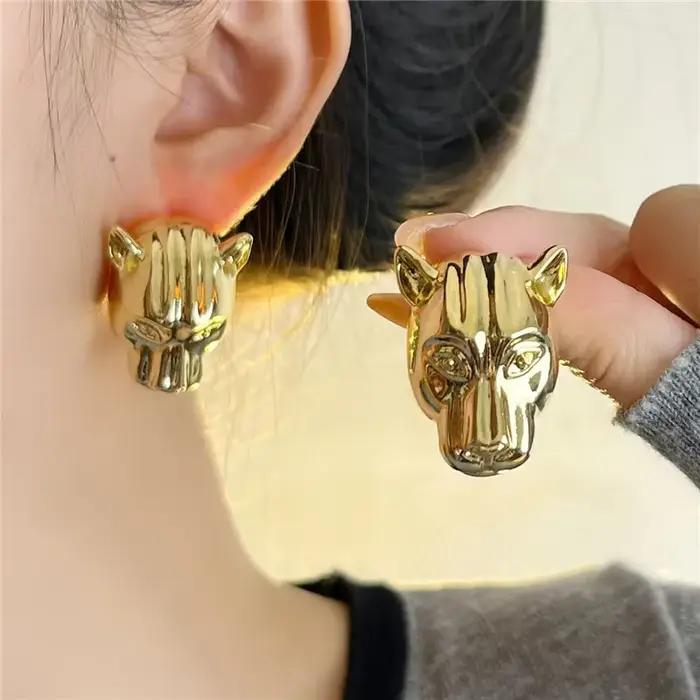 Boucles d'oreilles tête de léopard en émail rétro européen pour femmes