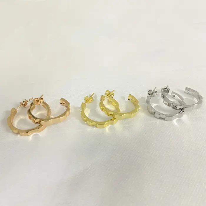 Nouvelles boucles d'oreilles à motif diamant brillant tendance