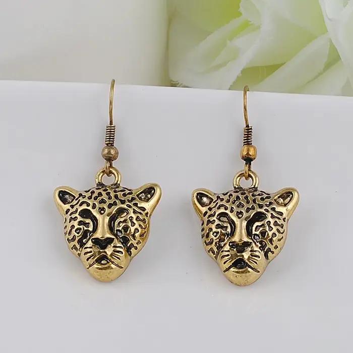 Boucles d'oreilles léopard mignonnes avec pendentif en or antique, accessoire tendance et élégant pour femmes, bijoux de mode européens, idéal pour les occasions spéciales et les cadeaux