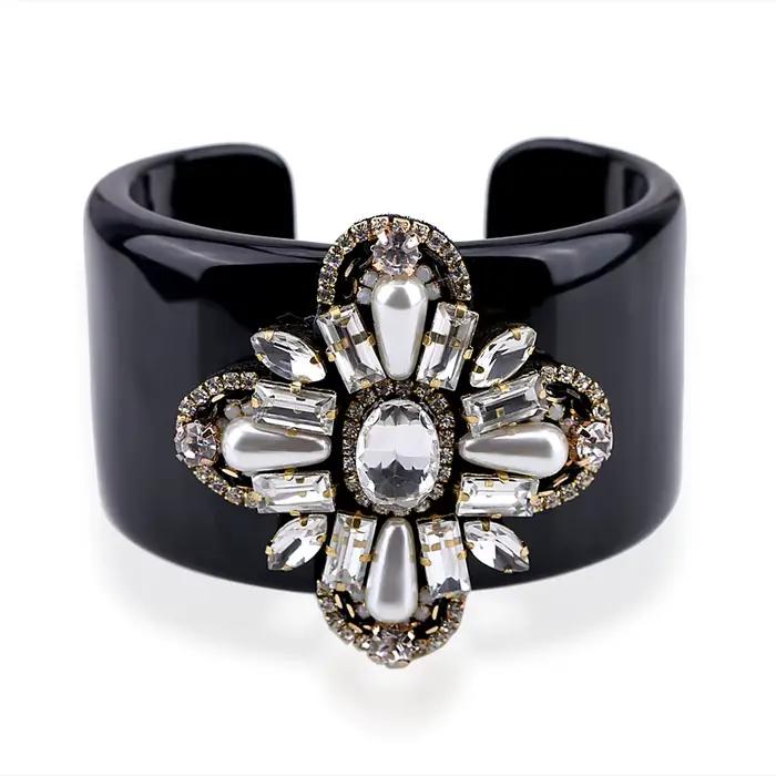 HAHA & TOTO – Bracelet manchette en résine noire, tendance, incrusté de perles de cristal faites à l
