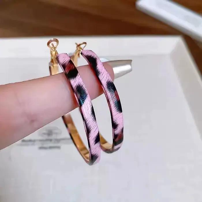 Boucles d'oreilles créoles rondes en cuir PU imprimé léopard rose 50MM pour femme
