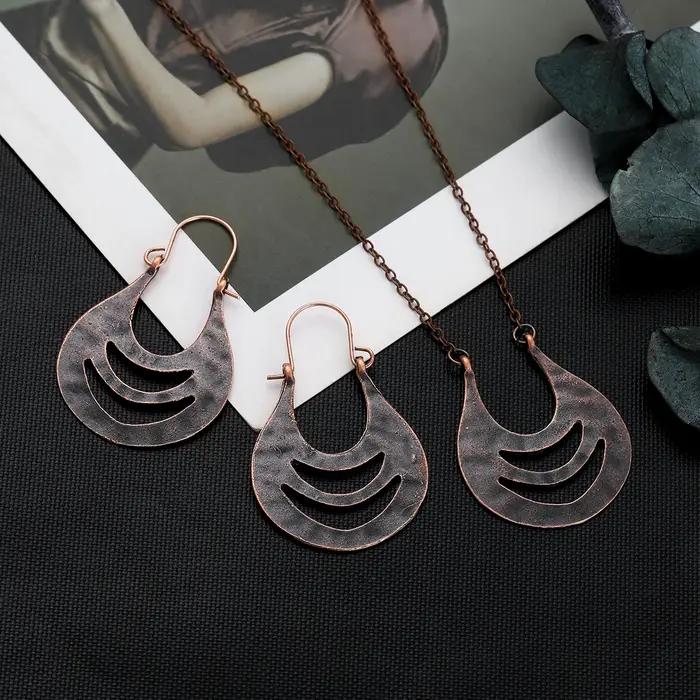 Collier et boucles d'oreilles géométriques rétro gitane pour femmes en bronze ethnique ensemble de bijoux élégants pour occasions spéciales