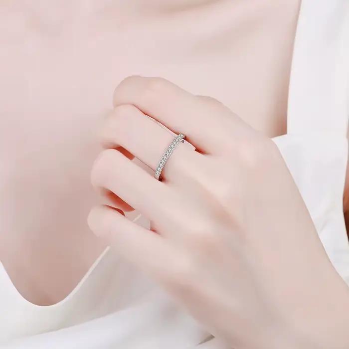 Bague de mariage en platine massif PT950 avec moissanite pour femme