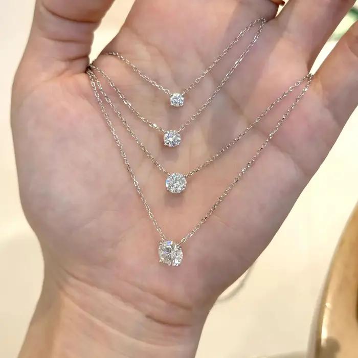 Collier avec pendentif en diamant Solitaire Moissanite pour femmes