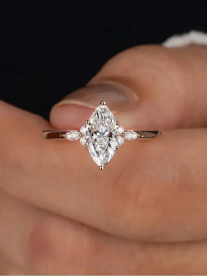 Bague en argent sterling 925 sertie de zirconium blanc élégante à offrir pour femmes occasions spéciales mariage fiançailles