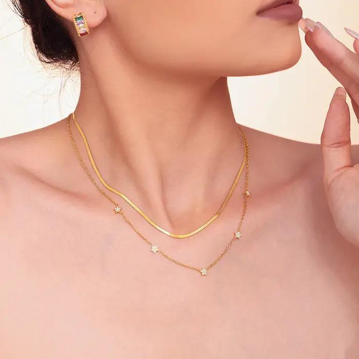 Collier étoile tendance en acier inoxydable pour femmes