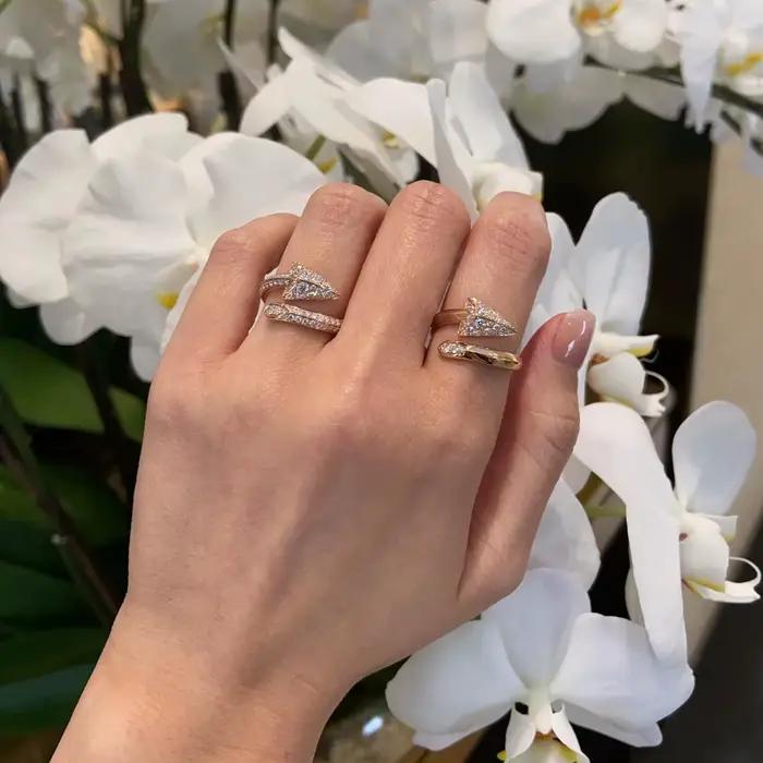Bague ouverte de luxe en forme de flèche entièrement sertie de diamants pour femme