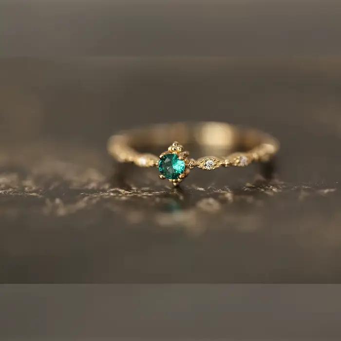 Bague brillante en forme de cœur vert et rouge pour femme