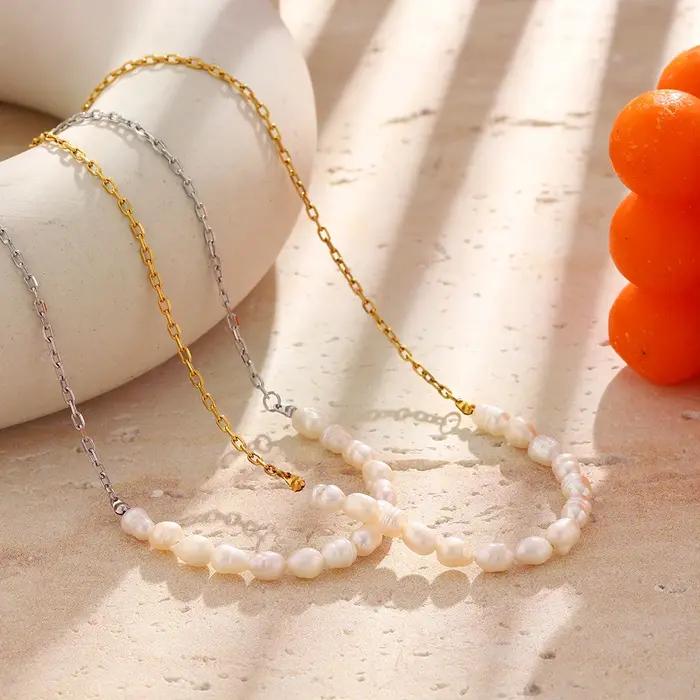 Collier ras du cou E.B.belle en perles baroques