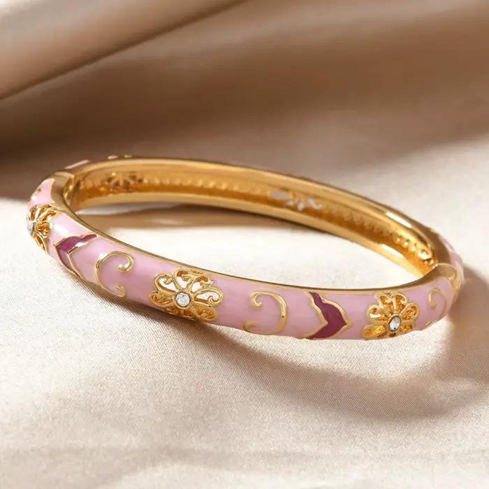 Bracelet Manchette de Luxe Style Ethnique Doré avec Fleurs Émaillées Multicolores et Zircons pour Femme Occasions Spéciales Bagues Colliers Boucles d'Oreilles Bijoux Bohèmes