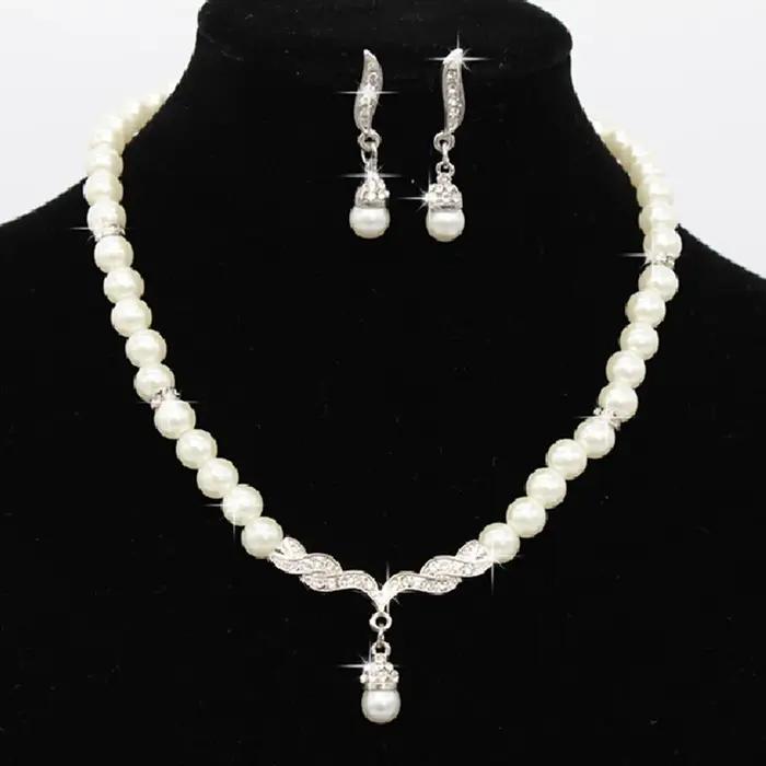 Ensemble de bijoux perles élégants pour femmes, collier en biscuits perlé, boucles d'oreilles pour sorties et mariages, nouveau style, 3 pièces par ensemble