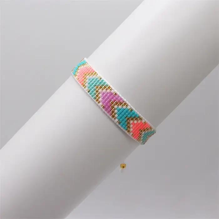 Bracelet perlé Boho en verre avec conception de flèche arc-en-ciel pour femmes occasions spéciales et exploration personnelle