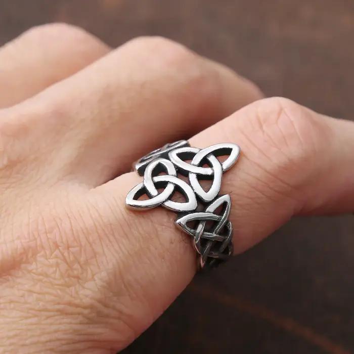 Triquetra celtique noeud anneau acier couleur nordique
