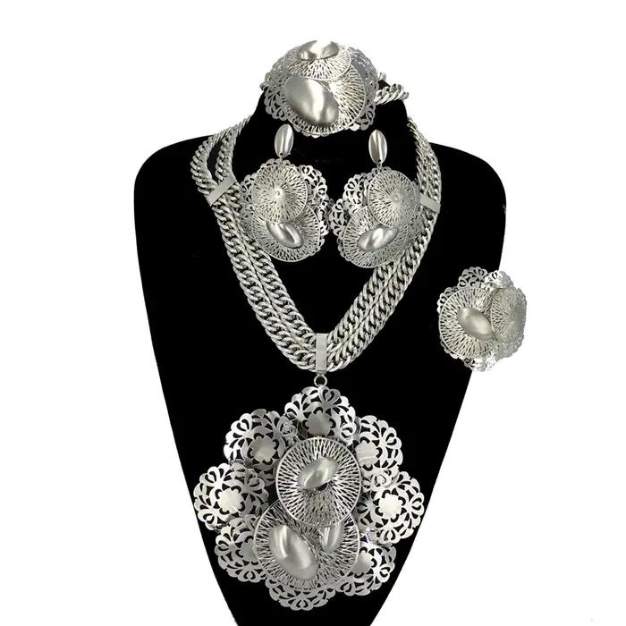 Grand collier pendentif pour femme