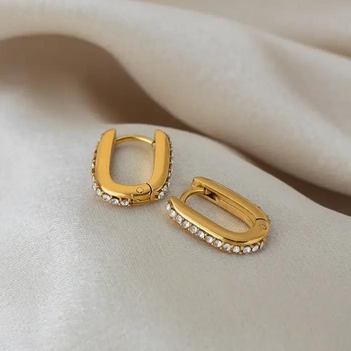 Boucles d'oreilles clous Miia en zircone de haute qualité en forme de U