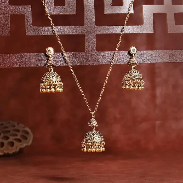 Ensemble de bijoux vintage indien or sculpté pour femmes occassions spéciales anniversaire mariage