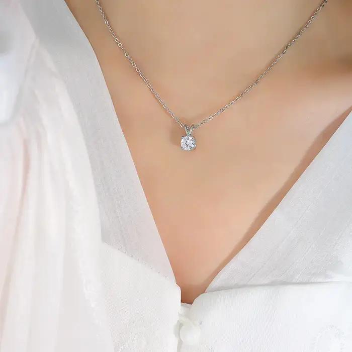 Collier avec pendentif en diamant Carat pour femmes