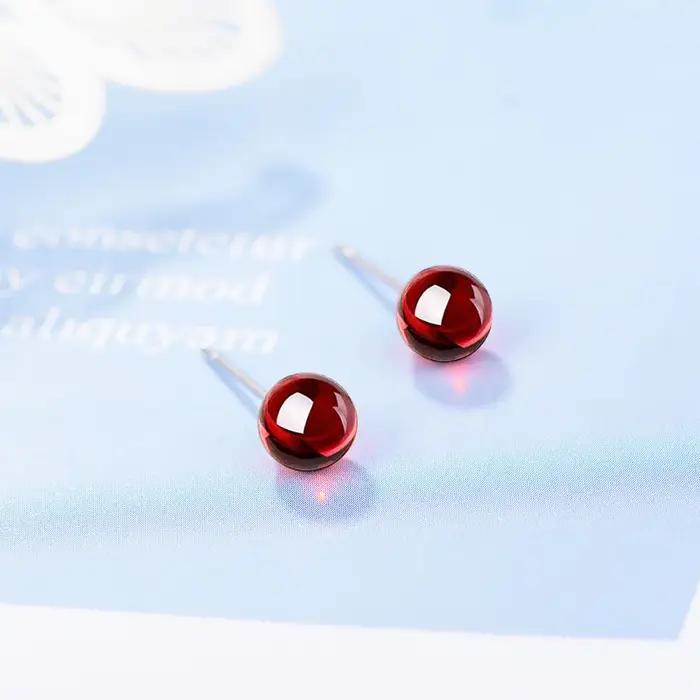 Boucles d'oreilles à clous en argent sterling 925 avec cristal rouge rond élégantes pour femme occasions spéciales et style festif